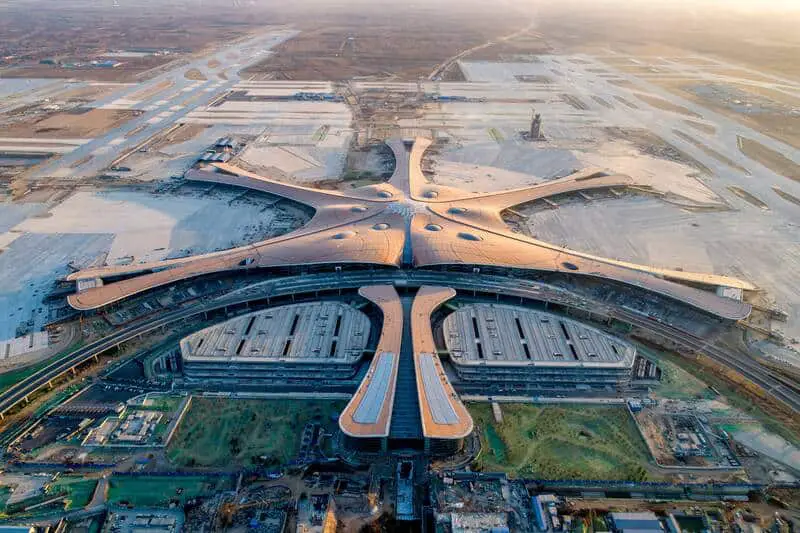 top 10 biggest airport in the world by size