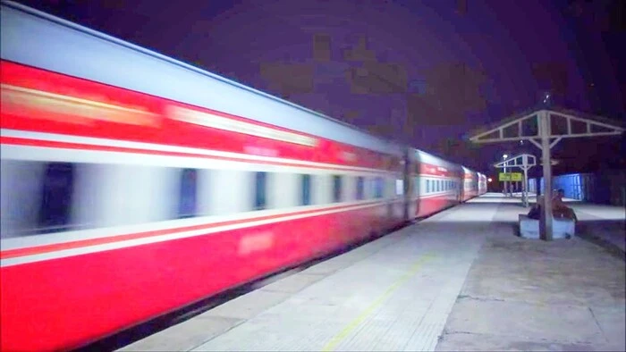 Top 10 Fastest Trains in India