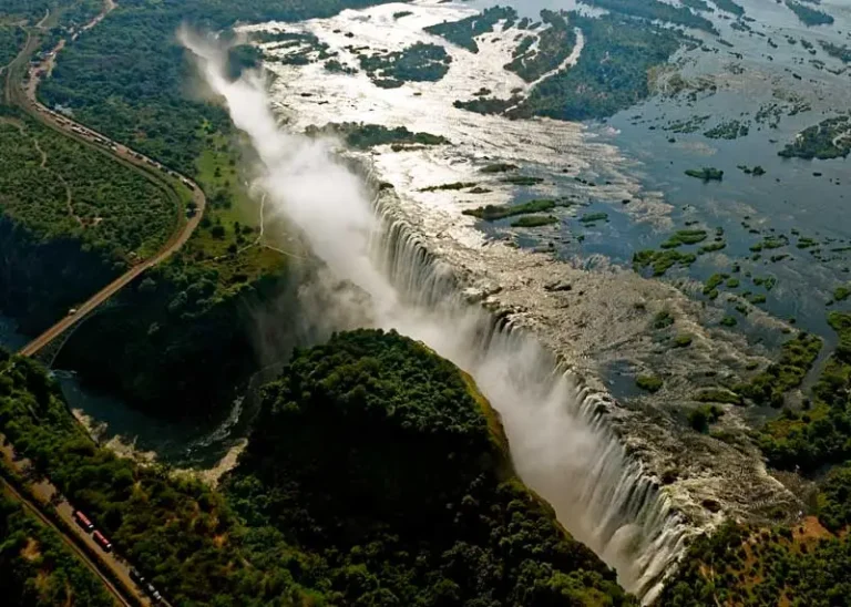 Top 10 Deepest Rivers in the World